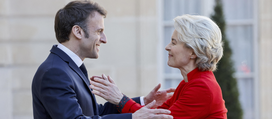 Ursula von der Leyen y Emmanuel Macron