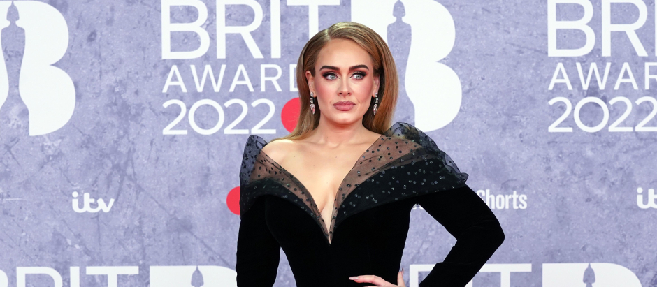 La cantante Adele durante los Brit Awards en Londres, Gran Bretaña, el 8 de febrero de 2022.