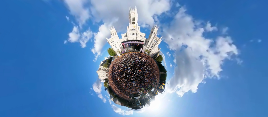Una curiosa imagen de 360 grados de la Fiesta de la Resurrección