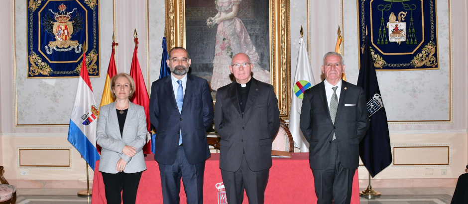 De i. a d., Rosa Visiedo, Alfonso Bullón de Mendoza, Domingo Amigo y Enrique Somavilla
