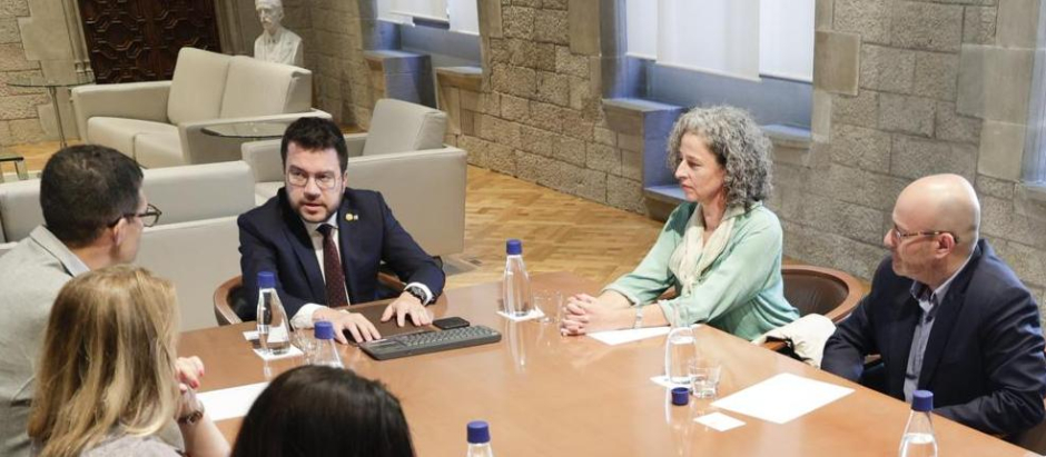 El presidente de la Generalitat, Pere Aragonès, durante la reunión mantenida esta tarde con los miembros del recién creado Consejo Académico que elaborará la propuesta de Acuerdo de Claridad para facilitar un referéndum pactado en Cataluña