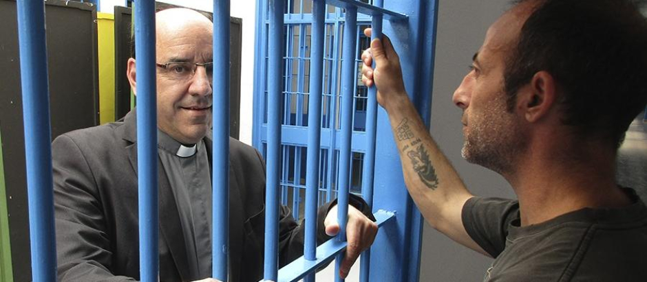 El padre Florencio Roselló es el responsable de la pastoral penitenciara