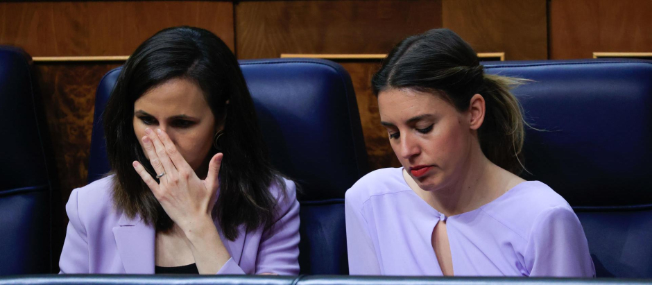 Montero y Belarra durante la votación en el Congreso de la reforma de la ley del 'solo sí es sí'