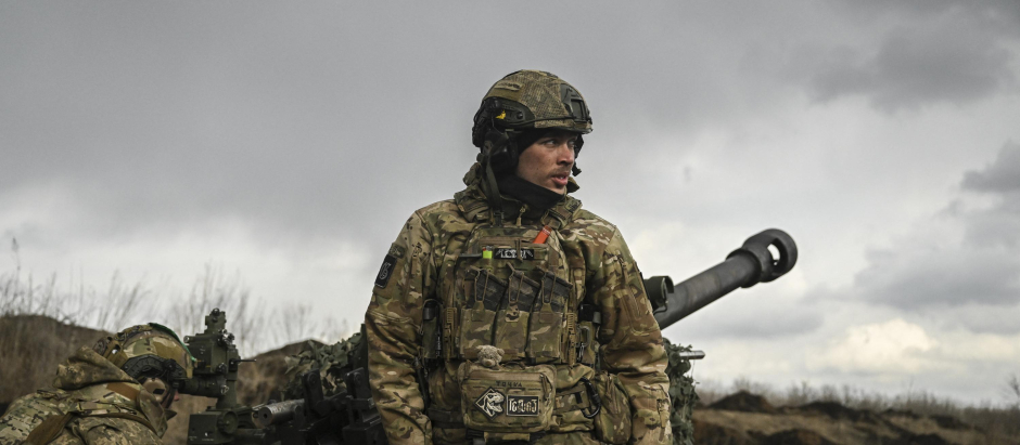 soldado ucraniano en el frente de Bajmut