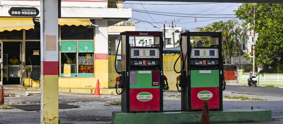 Una gasolinera vacía en La Habana (Cuba)