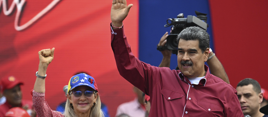 El presidente de Venezuela, Nicolás Maduro, y su esposa, Cilia Flores