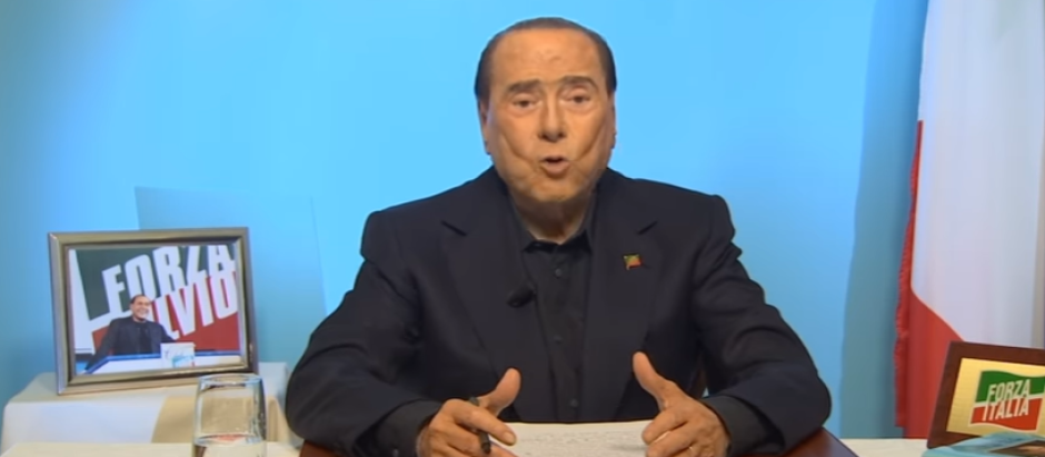Silvio Berlusconi, comparece desde el hospital