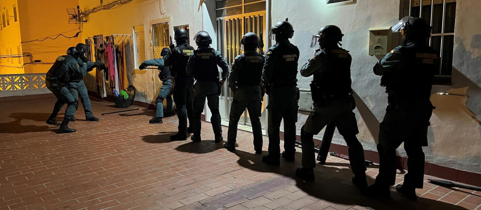 Intervención de la Guardia Civil en una vivienda en el Campo de Gibraltar