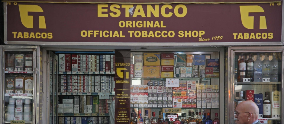 Una tienda de tabaco y venta de alcohol