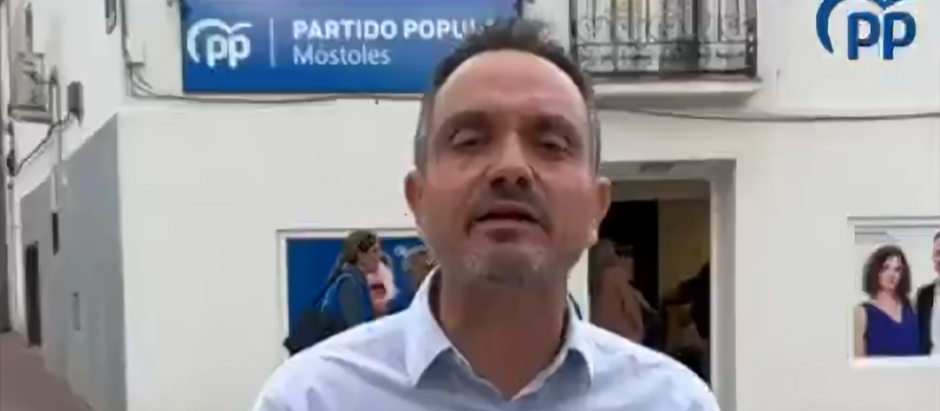 Manuel Bautista, candidato a la alcaldía de Móstoles por el PP, explica el ataque a la sede del PP