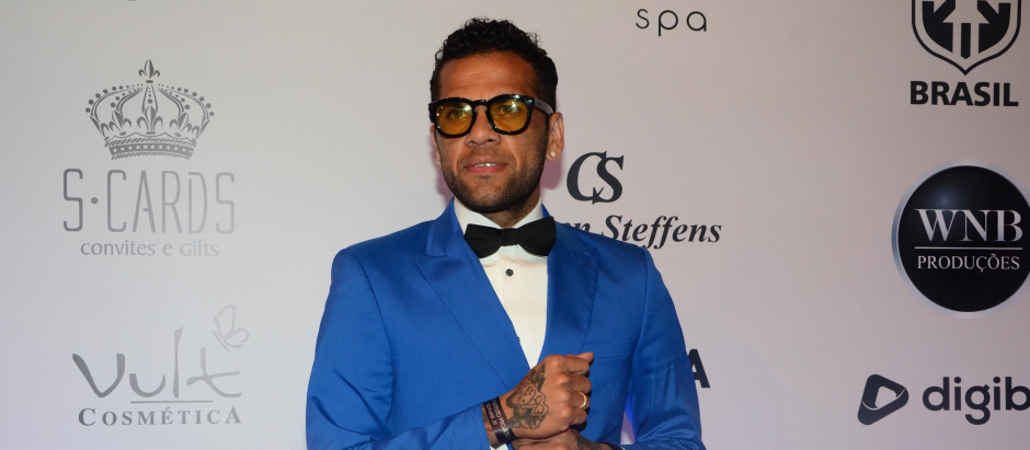 Soccerplayer Daniel Alves attend Charity auction of the Instituto NeymarJr. in Jardim Paulista in the south region of São Paulo this Thursday, 22.