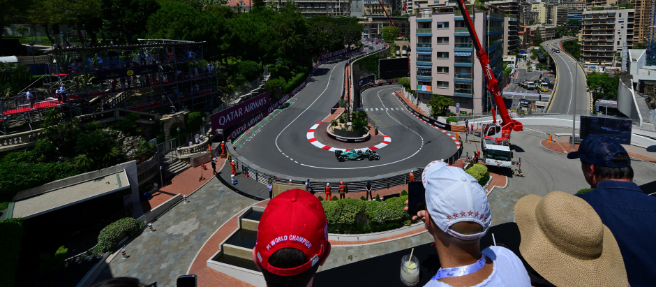 Fernando Alonso trazando una de las curvas más icónicas de Mónaco
