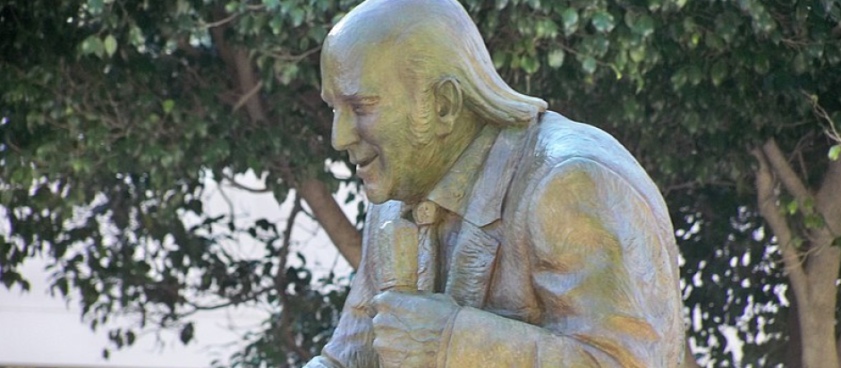 Estatua de Chiquito de la Calzada en Málaga