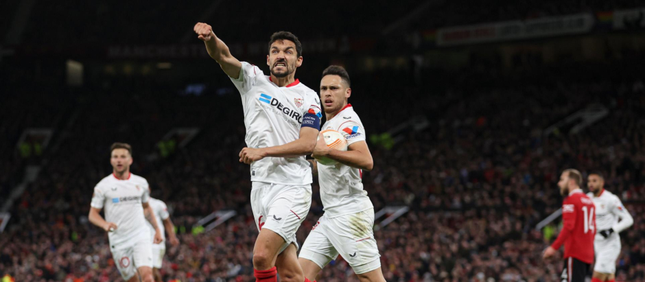 Jesús Navas celebra un gol en Old Trafford ante el Manchester United