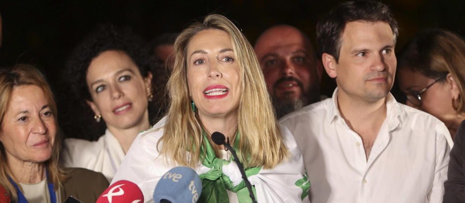 La candidata del PP a la presidencia de la Junta de Extremadura, María Guardiola, durante su comparecencia tras conocer los resultados en la elecciones celebradas hoy Domingo. EFE/ Jero Morales.