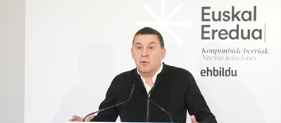 Arnaldo Otegi durante un acto electoral