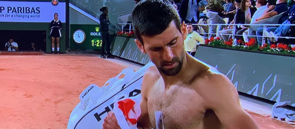 Novak Djokovic, durante su partido de segunda ronda en Roland Garros