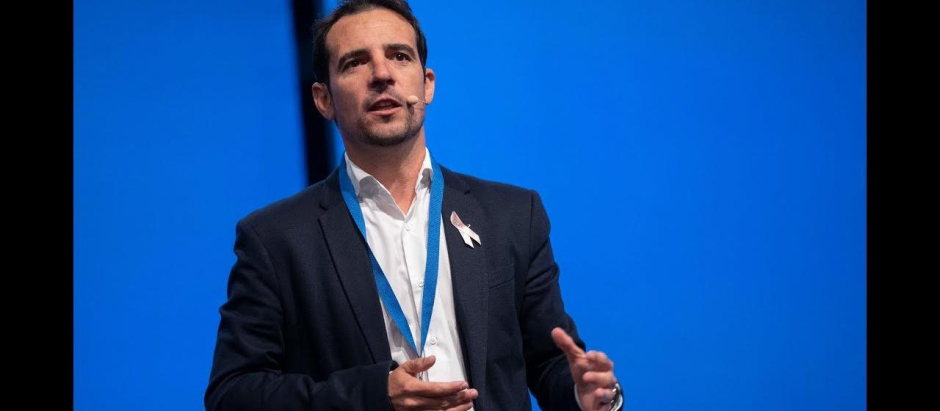 Manu Reyes, candidato del PP en Casteldefells durante la campaña electoral del 28-M