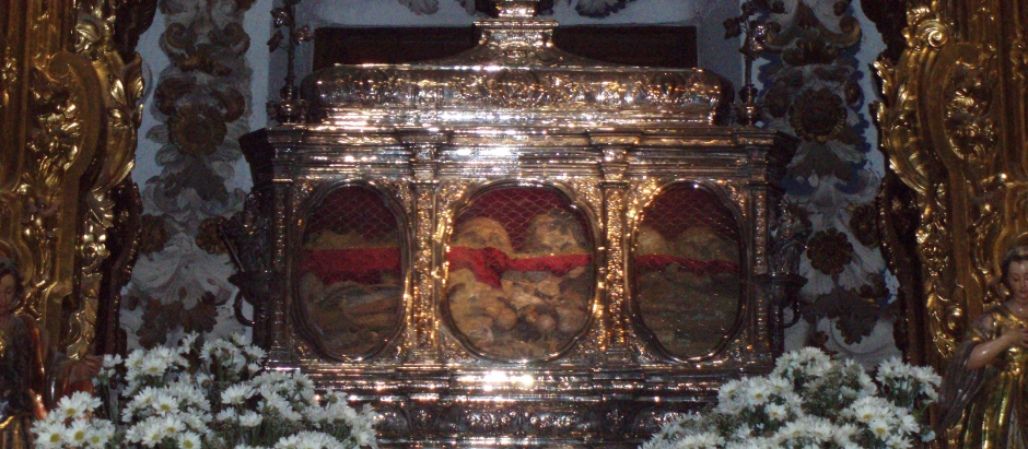 Arca de plata que guarda las reliquias de los santos mártires de Córdoba
