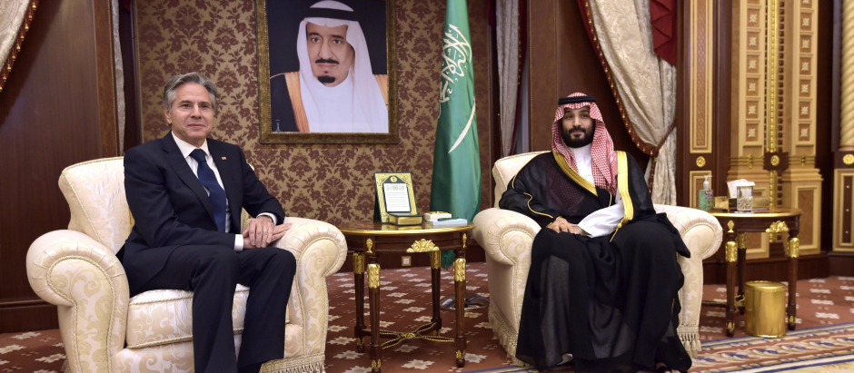 El príncipe heredero de Arabia Saudí, Mohammed bin Salman, se reúne con el secretario de Estado de los EE. UU., Antony Blinken