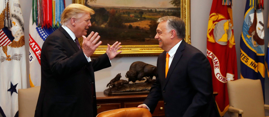 Orban y Trump se saludan con afecto en uno de sus encuentros