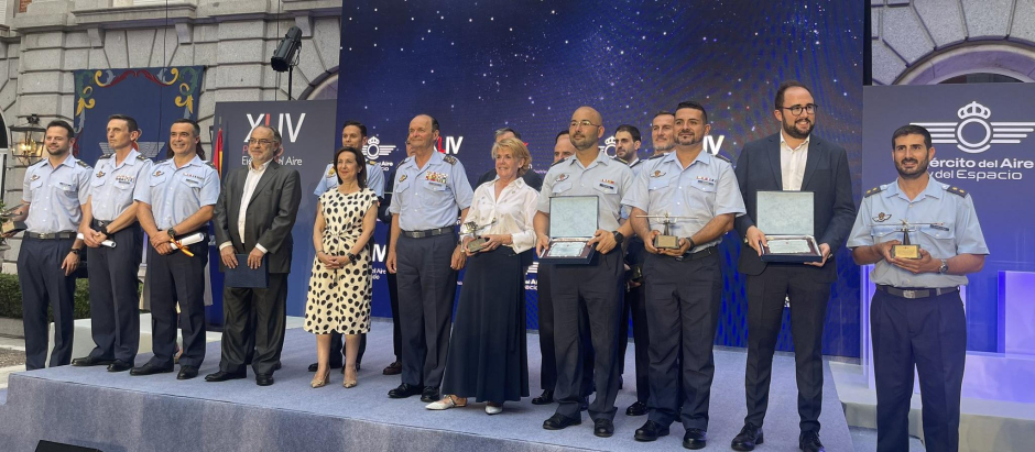 Foto de familia de la ceremonia de entrega de la XLIV Edición de los Premios del Ejército del Aire y del Espacio