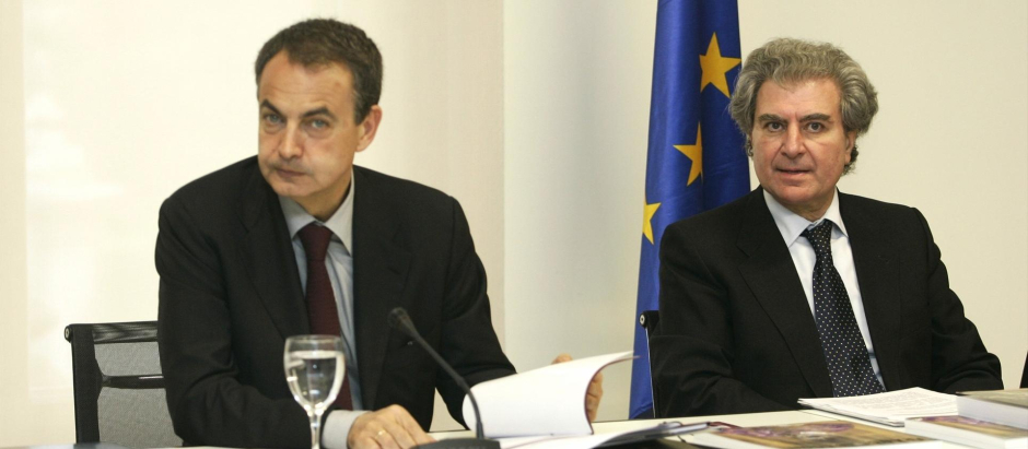 Zapatero, junto a César Antonio Molina, en 2009
