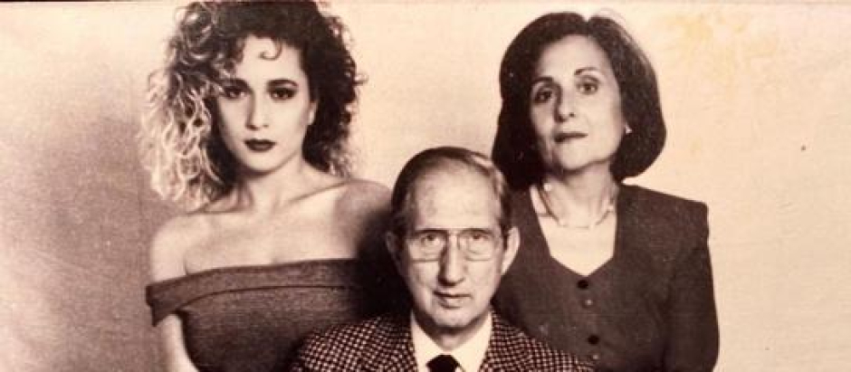 Marta Sánchez, con sus padres: María Paz López Pestonit y el tenor Antonio Sánchez Camporro (Antonio Campó)
