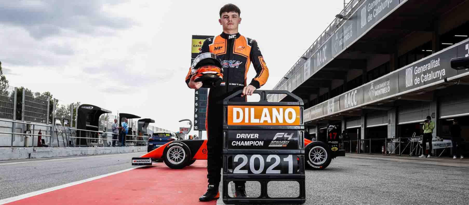 Dilano Van’t Hoff, con el cartel de ganador de la F4 en España