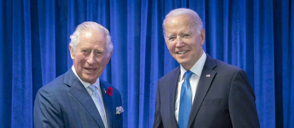 Carlos III saluda al presidente de los Estados Unidos, Joe Biden