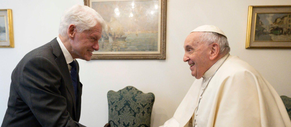 El Papa Francisco recibe a Bill Clinton