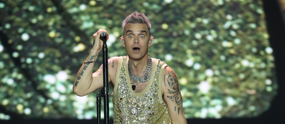 MADRID, 06/07/2023.- El cantante británico Robbie Williams actúa durante la primera jornada del festival MAD COOL que se celebra este jueves en Madrid. EFE / Kiko Huesca.