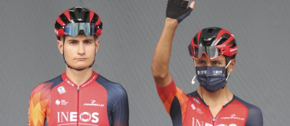Carlos Rodríguez, junto a Egan Bernal antes de la tercera etapa del Tour