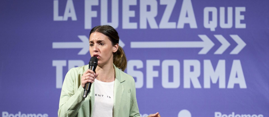 La ministra de Igualdad, Irene Montero, interviene durante un acto de campaña de Podemos