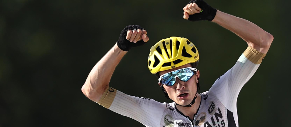 Pello Bilbao celebra su triunfo en la décima etapa del Tour de Francia