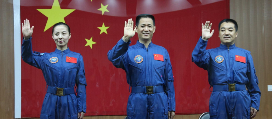 Tripulación de la misión Shenzhou 10, llevada a cabo en 2013