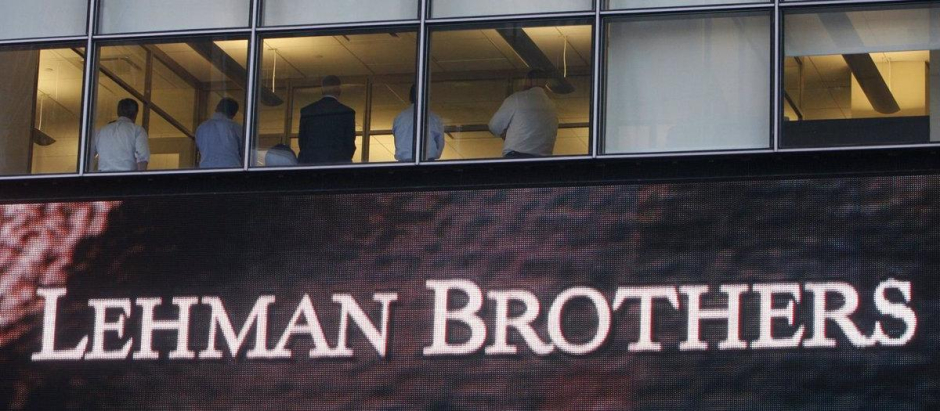 14/09/2018 People sit in the window at the Lehman Brothers building in New York
ECONOMIA
REUTERS / JOSHUA LOTT