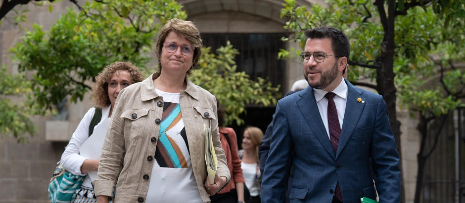 La nueva consejera de Educación, Anna Simó, y el presidente de la Generalitat, Pere Aragonès