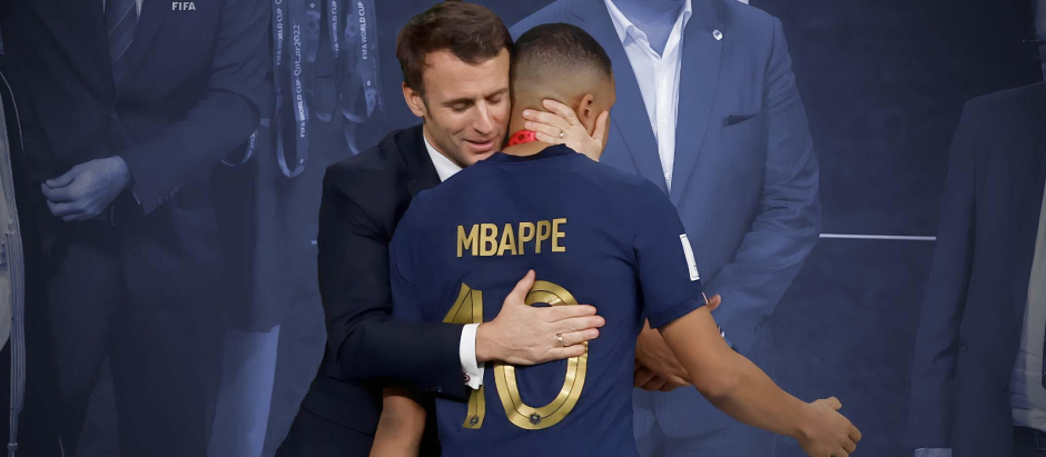 Macron vuelve a presionar a Mbappé para que se quede en el PSG