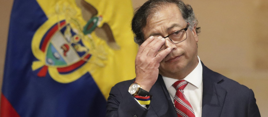 Colombian President Gustavo Petro gestures as he delivers a speech during the installation of the ordinary sessions of the Congress in Bogota on July 20, 2023. (Photo by Juan Pablo Pino / AFP)