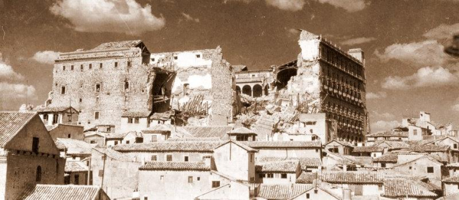 El Alcázar de Toledo destruido
