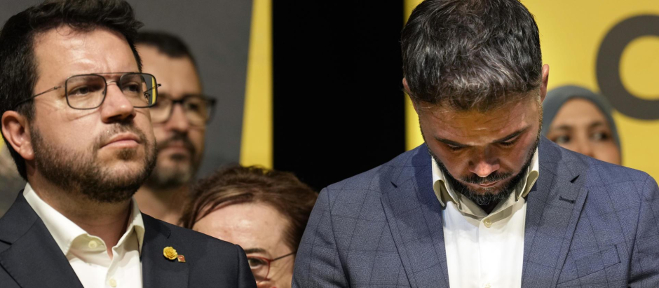 El presidente de Cataluña, Pere Aragonès, junto al candidato de ERC al Congreso, Gabriel Rufián