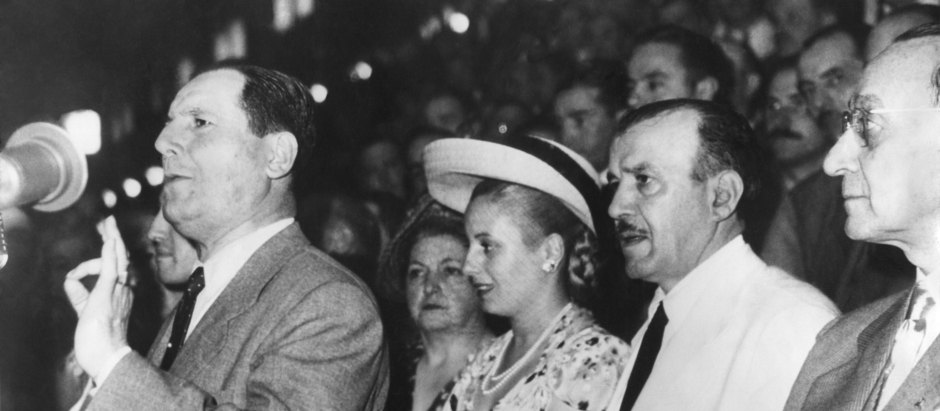 Juan Domingo Perón junto a su mujer