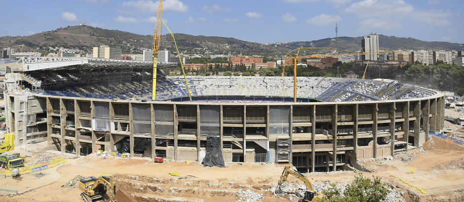 La obra se centra en estos momentos en la demolición del Camp Nou