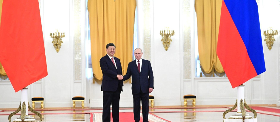 El presidente de China, Xi Jinping y el presidente de Rusia, Vladimir Putin