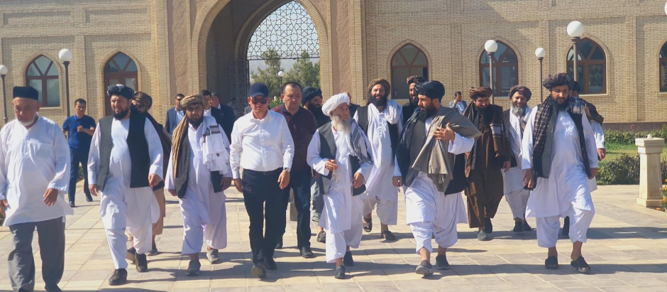 Una delegación del régimen talibán visita Uzbekistán