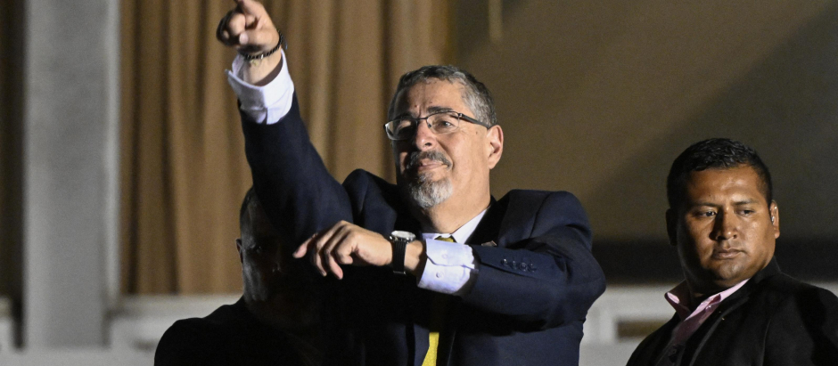 Bernardo Arévalo celebra su triunfo electoral