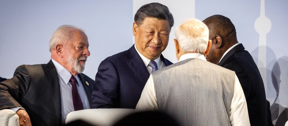 Lula da Silva, Xi Jinping, Narendra Modi y Cyril Ramaphosa durante la cumbre de los BRICS