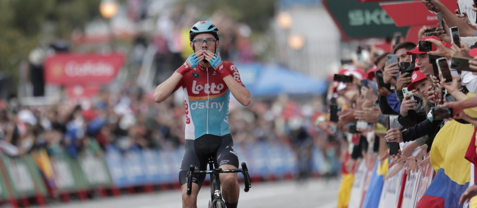 Andreas Kron celebra el triunfo de etapa en Montjuic