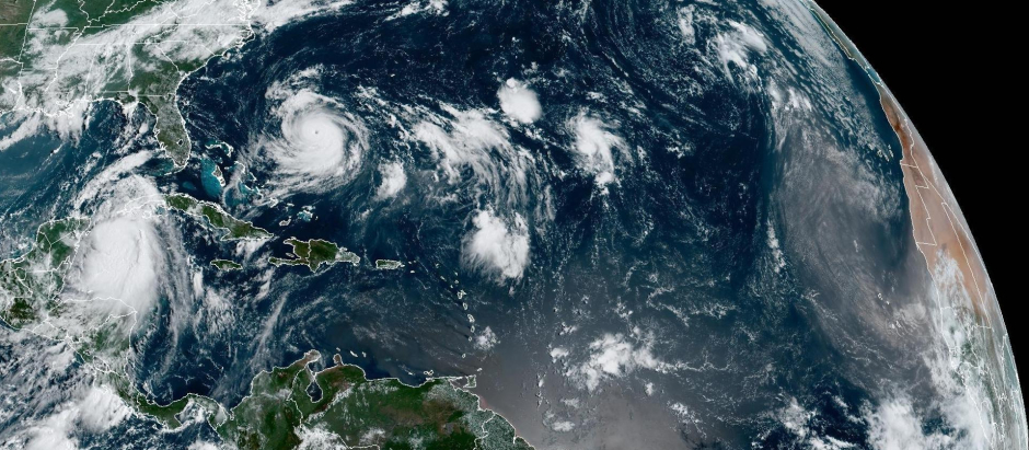 Fotografía satelital de Idalia, donde se muestra la localización del huracán